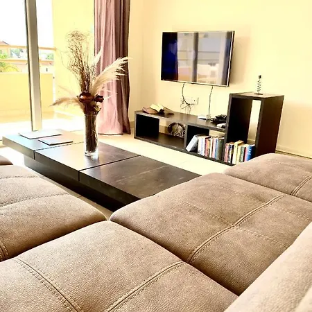Nissi Sandy Bay Apartment