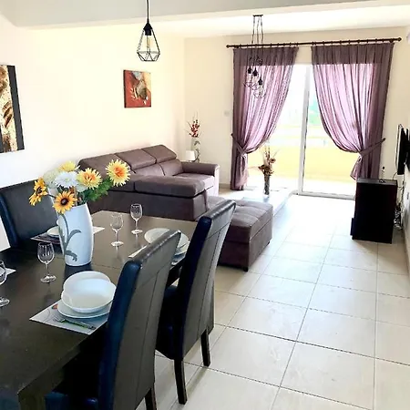 Nissi Sandy Bay Apartment